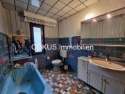 Steinbach-Hallenberg Behagliches Zuhause - größeres EFH mit Naturgarten und 3x Garage Haus kaufen