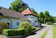 Hümpfershausen Ihr Platz in der Rhön: solides Wohnhaus mit großem Nebengelass, Park-Garten & Weitblick Haus kaufen