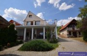 Vinica Haus mit Nebenhäusern, Pool und Weinberg Haus kaufen