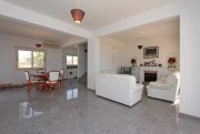 Ayia Thekla 2 bedroom detached villa with TITLE DEEDS and Sea Views and Private Swimming Pool in Ayia Thekla - CAT102Set on a large 370m2 es