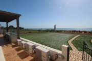 Ayia Thekla This stunning 5 bedroom, 3 bathroom contemporary house with TITLE DEEDS is located on the seafront in Ayia Thekla - over 3 f