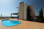 Ayia Thekla This stunning 5 bedroom, 3 bathroom contemporary house with TITLE DEEDS is located on the seafront in Ayia Thekla - over 3 f