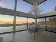 Benissa Spektakuläre moderne Villa mit einer besonderen Lage zwischen Benissa Costa und Calpe. . Erbaut auf 3 Ebenen durch Aufzug an