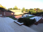 Calella Das freistehende Haus befindet sich in Calella, 50 km von Barcelona entfernt, unweit von Schnellstraßen wie C.32 und N-II, mit