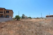 Deryneia 742m2 plot of residential land with permission in place for a 4 bedroom detached villa - LDER132.Situated in a quiet area of