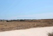 Deryneia LDER159 - 12,375m2 plot of agricultural land in Ayios Nicolaos.Located close to the Famagusta border this plot has an existing
