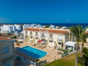 Kapparis 2 bedroom townhouse on a popular complex with communal swimming pool and SEA VIEWS, less than 400m from the sea in Kapparis - d