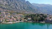 Kotor Apartment is Kotor, in the groundfloor of a small sophisticated building by the sea. Green terrace with seaview of 47 m2, and a