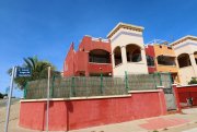 Orihuela Costa Fröhliches Penthouse mit Blick ins Grüne. Ein wunderschönen Penthouse an der Ecke einer lebendigen Gemeinschaft! Mit 2 2 un