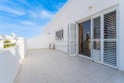 Paralimni 3 bedroom, 2 bathroom, enormous apartment, with TITLE DEEDS, 23m2 veranda and communal pool in great location of Paralimni - is