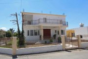 Paralimni Grand 5 bedroom, 3 bathroom, 1 WC detached family home in the centre in Paralimni with TITLE DEEDS for share of land - on a hu