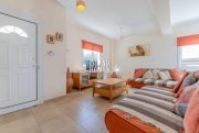 Pernera 3 bedroom, 2 bathroom villa with swimming pool and TITLE DEEDS 700m to the beach in Pernera - MRP101This is a fantastic to own