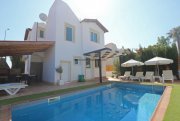 Pernera Beautiful 3 bedroom, 2 bathroom detached villa with Title Deeds and swimming pool in Pernera - KAT108.Set on a gated complex, fr