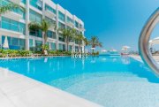 Protaras 1 bedroom, first floor apartment on a complex with a fantastic SEAFRONT LOCATION, 2 communal pools, gym, tennis court in - Haus