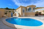San Miguel de Salinas Villa mit pool. Entkomme dem täglichen Trubel und erlebe das mediterrane Leben in dieser wunderschönen spanischen Villa mit 3