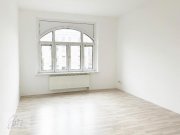 Riesa ***ALTBAUCHARME MIT 2 BALKONEN UND BLICK INS GRÜNE*** – 2-Raumwohnung in zentrumsnaher Lage von Alt‑Riesa zu vermieten