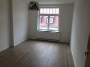 Leipzig * Kleine und günstige DG 3-Zimmerwohnung mit Wannenbad, EBK und Laminat in ruhiger Lage! * Wohnung mieten