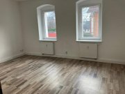 Roßwein Gemütliche 1,5-Zimmer mit Laminat, EBK und Hausgarten in guter Lage!!! Wohnung mieten