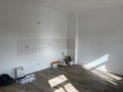Roßwein Kleine 2-Zimmerwohnung mit Laminat, Balkon und offener Küche in ruhiger Lage! Wohnung mieten