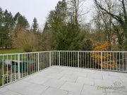 Jena (EF1321_M) Jena: Nord, möblierte 2-Zimmer-Wohnung mit Dachbalkon in ruhiger grüner Lage, PKW-Stellplatz inkl. Wohnung mieten