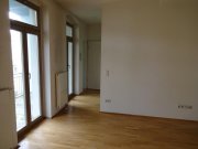 Zwickau Ab 1.10.! Moderne 3-Raumwohnung! Zentrumsnah, Balkon, Parkett, Vorratsraum! Wohnung mieten
