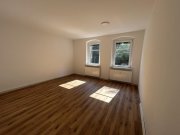 Zwickau Schöne 2-Raumwhg. mit EBK und Balkon in Zwickau! Wallbox für E-Autos am Haus! Wohnung mieten