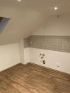 Reinsdorf (Landkreis Zwickau) Gemütliche DG 2-Zimmer mit Einbauküche, Laminat, Wannenbad und Balkon in guter Lage! Wohnung mieten