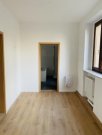 Meerane 2-Zimmer mit Laminat, Wanne, Dusche und sep. WC und in zentraler Lage! Wohnung mieten