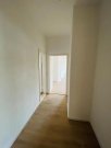 Meerane 2-Zimmer mit neuem Laminat, neuem Bad mit Wanne und Dusche und in zentraler Lage! Wohnung mieten