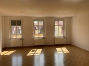 Meerane Großzügige 3-Zimmer mit Parkett, und offener Küche in zentraler Lage! EBK mgl. Wohnung mieten