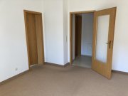 Fraureuth ab 01.07.26! Fraureuth, schöne 2-Zimmer Erdgeschosswohnung mit Balkon, Stellplatz optional Wohnung mieten