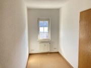 Fraureuth ab 01.07.26! Fraureuth, schöne 2-Zimmer Erdgeschosswohnung mit Balkon, Stellplatz optional Wohnung mieten