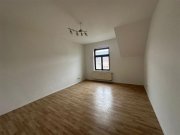 Chemnitz Große DG 3-Zimmer mit Laminat, Wanne, Dusche und Aufzug in zentraler Lage! EBK mgl. Wohnung mieten