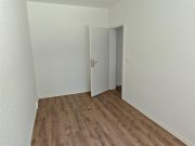 Chemnitz Neu renoviert! Helle 3-Zi. mit Balkon, Wanne & Laminat in ruhiger Lage! Wohnung mieten