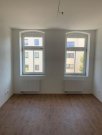Chemnitz Zweitbezug nach San.! Große3-Zi. mit Einbauküche, Laminat, Lift, Balkon und Wanne! Wohnung mieten