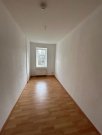 Chemnitz Großzügige DG 4-Zimmer mit neuem Laminat, Wannenbad und Balkon in ruhiger Lage! EBK mgl. Wohnung mieten
