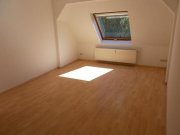 Chemnitz Günstige DG 3-Zimmer mit Laminat und Stellplatz in ruhiger Lage! Wohnung mieten