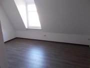 Taura Große DG 2-Zimmer mit Balkon, Laminat, 2x Abstellraum und Wanne in idyllischer Lage! Wohnung mieten