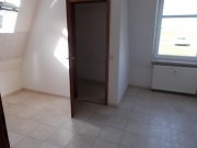 Taura Große DG 2-Zimmer mit Balkon, Laminat, 2x Abstellraum und Wanne in idyllischer Lage! Wohnung mieten