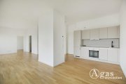 Berlin LICHTDURCHFLUTET! 2 Zimmer Dachgeschoss-Wohnung mit ca. 77m² und großer Terrasse in Berlin-Mitte Wohnung mieten