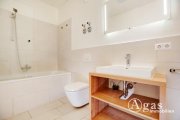 Berlin Lichtdurchflutete 2 Zimmer Wohnung mit ca. 67m², EBK und großem Balkon in Berlin-Mitte! Wohnung mieten