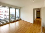 Berlin ruhig, zentral: 2-Zi.-Whg mit Balkon im 6. OG, ab November auf 2 Jahre befristet Wohnung mieten