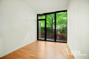 Berlin SCHÖN KÜHL TROTZ SOMMER! Großzügige EG 4 Zimmer Wohnung mit Terrasse, ca. 103 m² und EBK in Mitte! Wohnung mieten