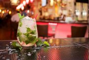 Berlin Top-Lage in Mitte: Gemütliche Bar mit Premium Schallschutz bei Zionskirchplatz Pub/Bar-Club Gewerbe mieten
