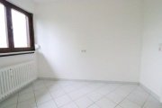 Rockenberg WRS Immobilien - Frisch renovierte 3 Zimmer Dachgeschosswohnung in Feldrandlage von Rockenberg Wohnung mieten