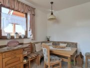 Hünfeld (EF1380_M) Fulda: Hünfeld, möbliertes Nebengebäude mit sep. Eingang, Marmorböden, Fußbodenheizung, Balkon, Service Wohnung