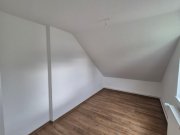 Holzminden Renovierte 3-Zimmer-Dachgeschosswohnung, zw. Innenstadt und Stiebel Eltron Wohnung mieten