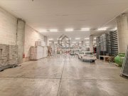Bozen Großes Magazin mit Zufahrt für LKW’s zu vermieten Gewerbe mieten