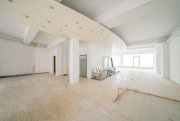 Düsseldorf Oberrath: Gut sichtbare Praxis-/Ausstellungsfläche mit großer Schaufensterfront Gewerbe mieten