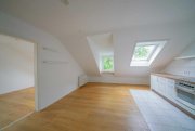 Ratingen Ratingen-Süd: Gemütliche 3-Zimmer-Dachgeschosswohnung mit EBK und Gartenmitbenutzung im Grünen Wohnung mieten